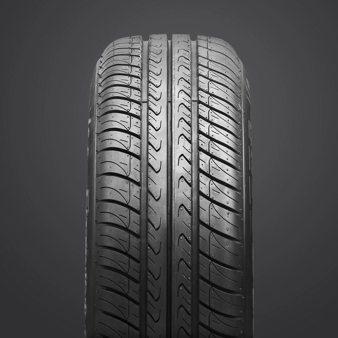 كاوتش في رابر تايلاندي (215/50R17)